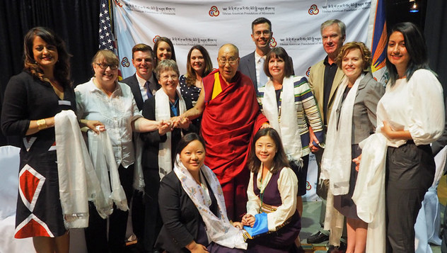 Далай-лама встретился с тибетцами в Миннеаполисе и отправился в Бостон