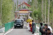 Кортеж Его Святейшества Далай-ламы прибывает в Шивацель. Ле, Ладак, штат Джамму и Кашмир, Индия. 28 июня 2017 г. Фото: Тензин Пунцок (офис ЕСДЛ)