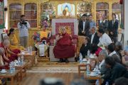 Его Святейшество Далай-лама дарует наставления верующим во время церемонии приветствия в Шивацель. Ле, Ладак, штат Джамму и Кашмир, Индия. 28 июня 2017 г. Фото: Тензин Пунцок (офис ЕСДЛ)