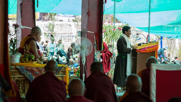 Далай-лама посетил церемонию закрытия Великих летних диспутов