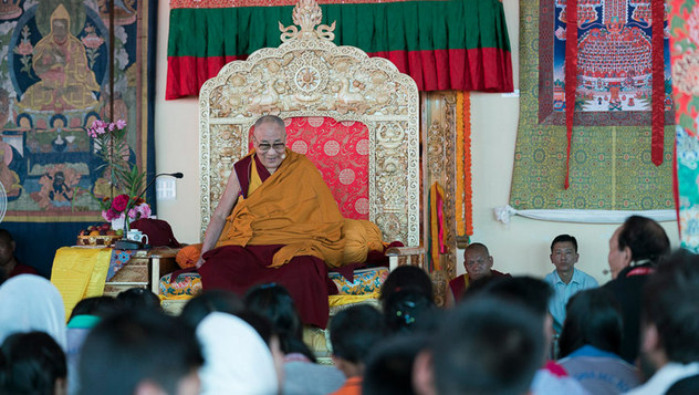Далай-лама начал учения по сочинениям «Ступени созерцания» и «37 практик бодхисаттвы»