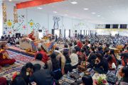 Вид со сцены актового зала – Зала вдохновения –  Ладакской публичной школы во время лекции Его Святейшества Далай-ламы. Ле, Ладак, штат Джамму и Кашмир, Индия. 8 июля 2017 г. Фото: Лобсанг Церинг (офис ЕСДЛ)