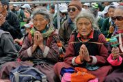 Верующие слушают Его Святейшество Далай-ламу во время дарования разрешения на практику Будды медицины. Падум, Занскар, штат Джамму и Кашмир, Индия. 18 июля 2017 г. Фото: Лобсанг Церинг (офис ЕСДЛ)