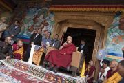 Его Святейшество Далай-лама дарует верующим наставления во время визита в монастырь Матхо. Ле, Ладак, штат Джамму и Кашмир, Индия. 20 июля 2017 г. Фото: Тензин Чойджор (офис ЕСДЛ)