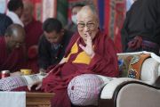 Его Святейшество Далай-лама приветствует собравшихся во время визита в комплекс Синдху Даршан. Ле, Ладак, штат Джамму и Кашмир, Индия. 27 июля 2017 г. Фото: Тензин Чойджор (офис ЕСДЛ)