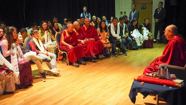 Далай-лама принял участие в конференции «Образование сердца»