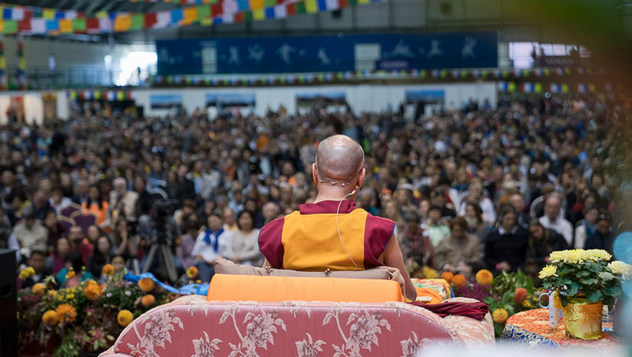 В Риге Далай-лама встретился с парламентариями прибалтийских государств и продолжил учения