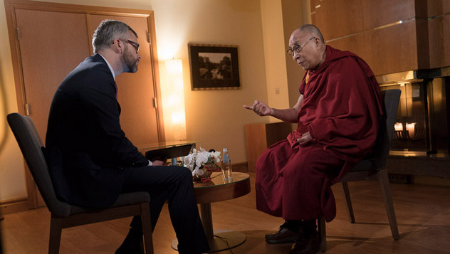 Далай-лама даровал учения по дзогчену и принял участие в публичном диалоге