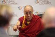 Его Святейшество Далай-лама проводит пресс-конференцию для местных СМИ. Дерри, Северная Ирландия, Великобритания. 11 сентября 2017 г. Фото: Лоркан Доэрти