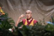 Его Святейшество Далай-лама во время дневной публичной лекции в конференц-центре «Ярхундертхалле». Франкфурт, Германия. 13 сентября 2017 г. Фото: Тензин Чойджор (офис ЕСДЛ)