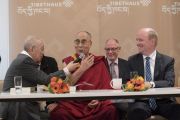 Его Святейшество Далай-лама проводит пресс-конференцию в новом Тибетском доме. Франкфурт, Германия. 14 сентября 2017 г. Фото: Тензин Чойджор (офис ЕСДЛ)