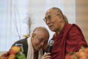 Его Святейшество Далай-лама и Дагьяб Ринпоче во время торжественного открытия нового Тибетского дома. Франкфурт, Германия. 14 сентября 2017 г. Фото: Тензин Чойджор (офис ЕСДЛ)