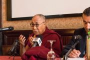 Его Святейшество Далай-лама проводит пресс-конференцию для местных СМИ. Палермо, Сицилия, Италия. 18 сентября 2017 г. Фото: Паоло Регис