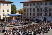 3700 человек собрались на площади Рыцарей в Пизе, чтобы послушать Его Святейшество Далай-ламу. Пиза, Италия. 20 сентября 2017 г. Фото: Olivier Adam.