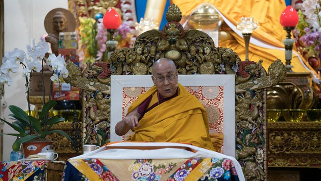 В Дхарамсале Далай-лама начал учения по трактату Чандракирти «Вступление на срединный путь»