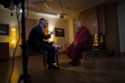Его Святейшество Далай-лама дает интервью для латвийского телевидения. Рига, Латвия. 25 сентября 2017 г. Фото: Тензин Чойджор (офис ЕСДЛ)