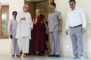 Его Святейшество Далай-лама во время встречи с главным министром штата Орисса Навином Патнаиком. Бхубанешвар, штат Орисса, Индия. 20 ноября 2017 г. Фото: Тензин Чойджор (офис ЕСДЛ)