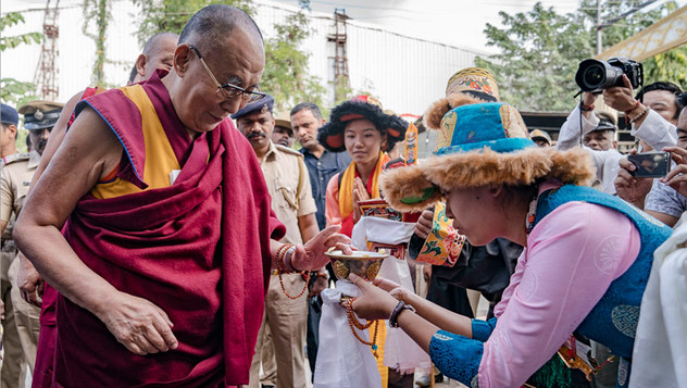 Далай-лама встретился с тибетцами и жителями Гималайского региона