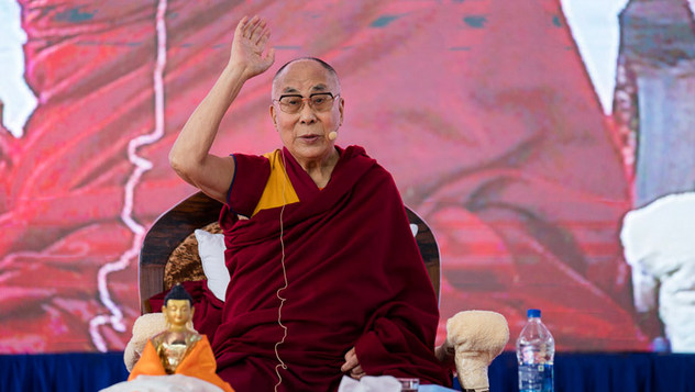 Далай-лама прочитал публичную лекцию о важности светской этики в Тумкурском университете