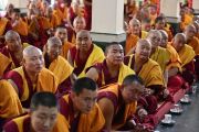 Монахи монастыря Ганден Лачи слушают наставления Его Святейшества Далай-ламы. Мундгод, штат Карнатака, Индия. 15 декабря 2017 г. Фото: Лобсанг Церинг.