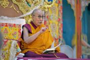 Его Святейшество Далай-лама дарует учения по сочинению «Три основы пути» в монастыре Ганден Лачи. Мундгод, штат Карнатака, Индия. 17 декабря 2017 г. Фото: Лобсанг Церинг.