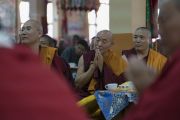 Некоторые из монахов, собравшихся, чтобы поприветствовать Его Святейшество Далай-ламу по прибытии в монастырь Сера Лачи. Билакуппе, штат Карнатака, Индия. 19 декабря 2017 г. Фото: Тензин Чойджор.