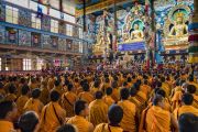Вид на зал собраний монастыря Намдролинг во время визита Его Святейшества Далай-ламы. Билакуппе, штат Карнатака, Индия. 22 декабря 2017 г. Фото: Тензин Чойджор.