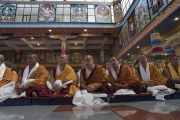 Монахи монастыря Намдролинг слушают наставления Его Святейшества Далай-ламы. Билакуппе, штат Карнатака, Индия. 22 декабря 2017 г. Фото: Тензин Чойджор.