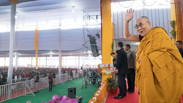 В Бодхгае прошел третий день учений Далай-ламы и был выпущен в свет первый том английского издания «Наука и философия в индийской буддийской классике»