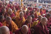 Некоторые из более чем 10 000 монахов и монахинь, собравшихся на площадке «Калачакра Майдан», чтобы послушать учения Его Святейшества Далай-ламы. Бодхгая, штат Бихар, Индия. 15 января 2018 г. Фото: Мануэль Бауэр.