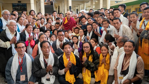 Далай-лама встретился с участниками Международной конференции, посвященной подходу Срединного пути