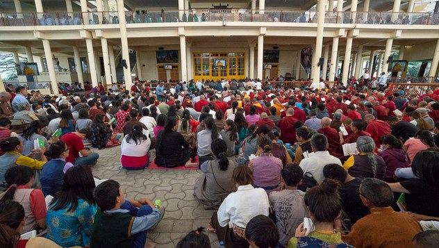 Далай-лама начал давать учения для тибетских школьников и студентов