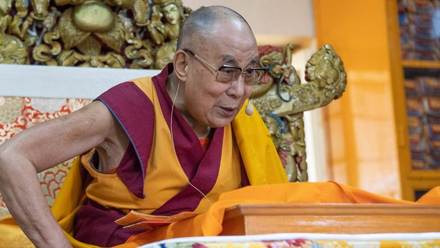 Второй день учений Далай-ламы для тибетских школьников и студентов