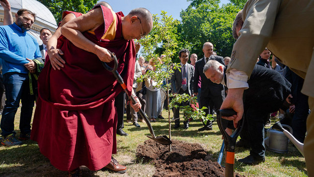 Далай-лама дал пресс-конференцию и прочел публичную лекцию в Вильнюсском университете