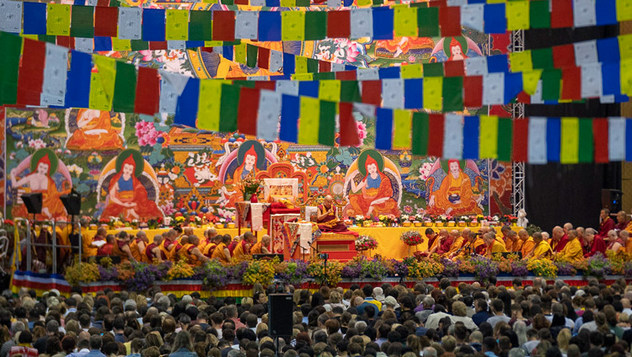 В Риге начались учения Далай-ламы