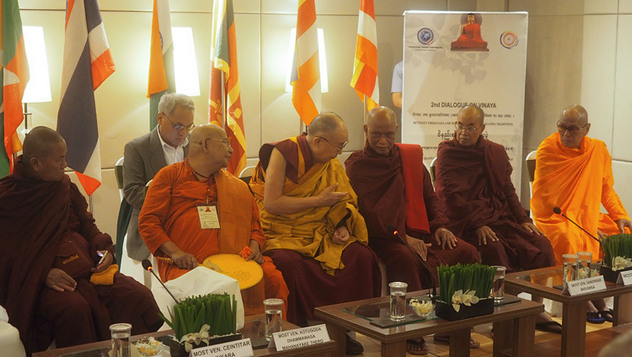 Далай-лама встретился с делегатами Второго диалога по вопросам винаи
